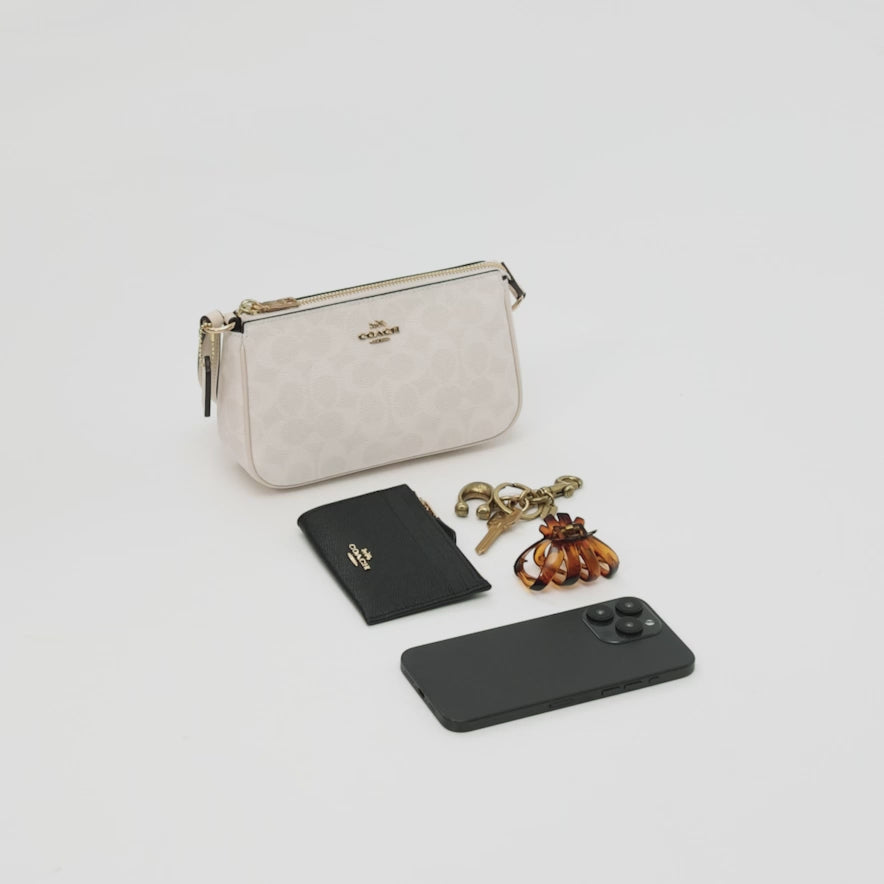 Cargar vídeo: Bolsa Coach Nolita 19 In Signature Canvas