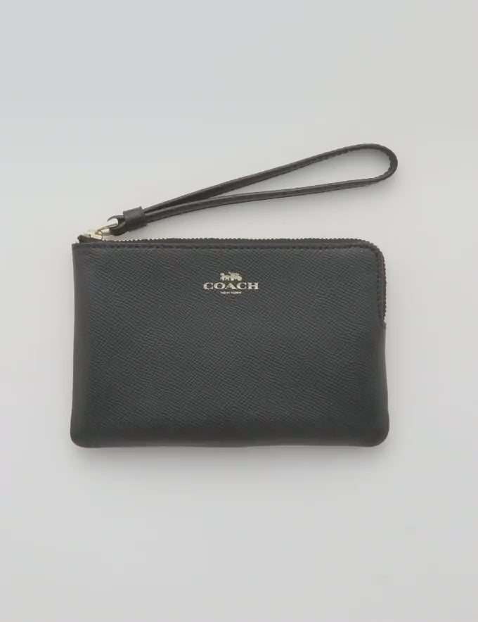 Cargar vídeo: Monedero Coach Corner Zip Wristlet